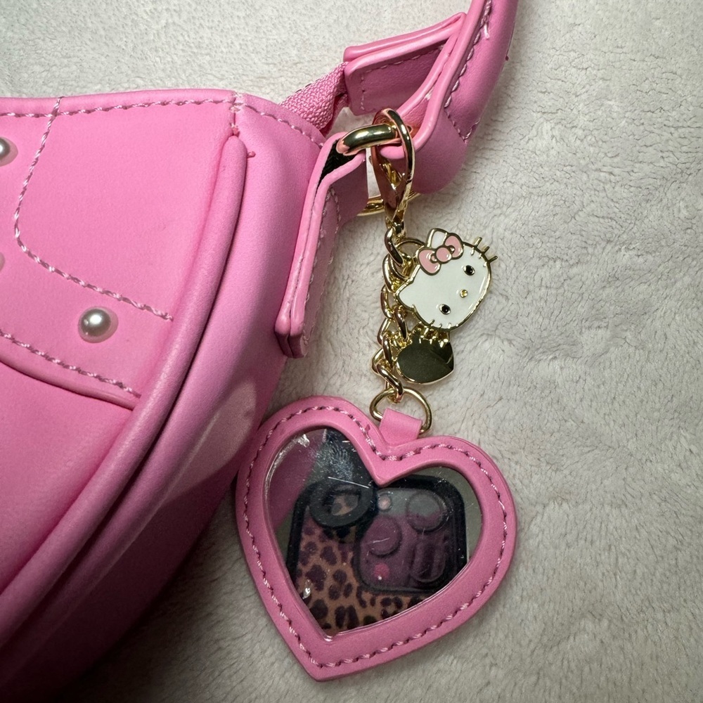 Hello Kitty Hot Topic Exclusive Bag/Purse & Matching Coin Purse​​ - Picture 3 of 9